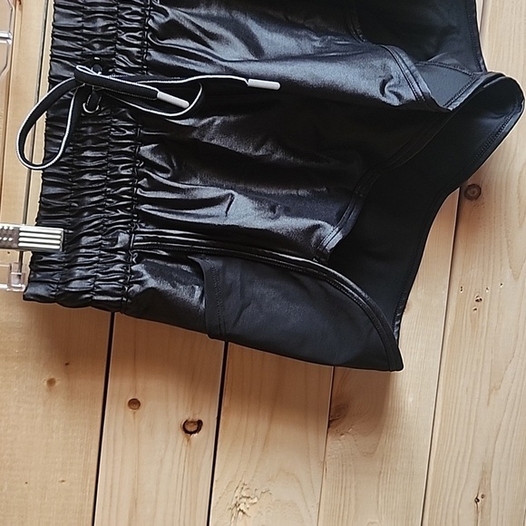 Victoria Secret Sport women's Shorts Size Small NWOT High Waisted - Picture 4 of 7